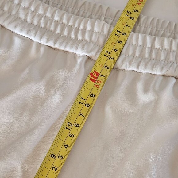 7 For All Mankind Elastic Waist Faux Leather Pants Pockets Cream Women Size XL - Picture 11 of 16
